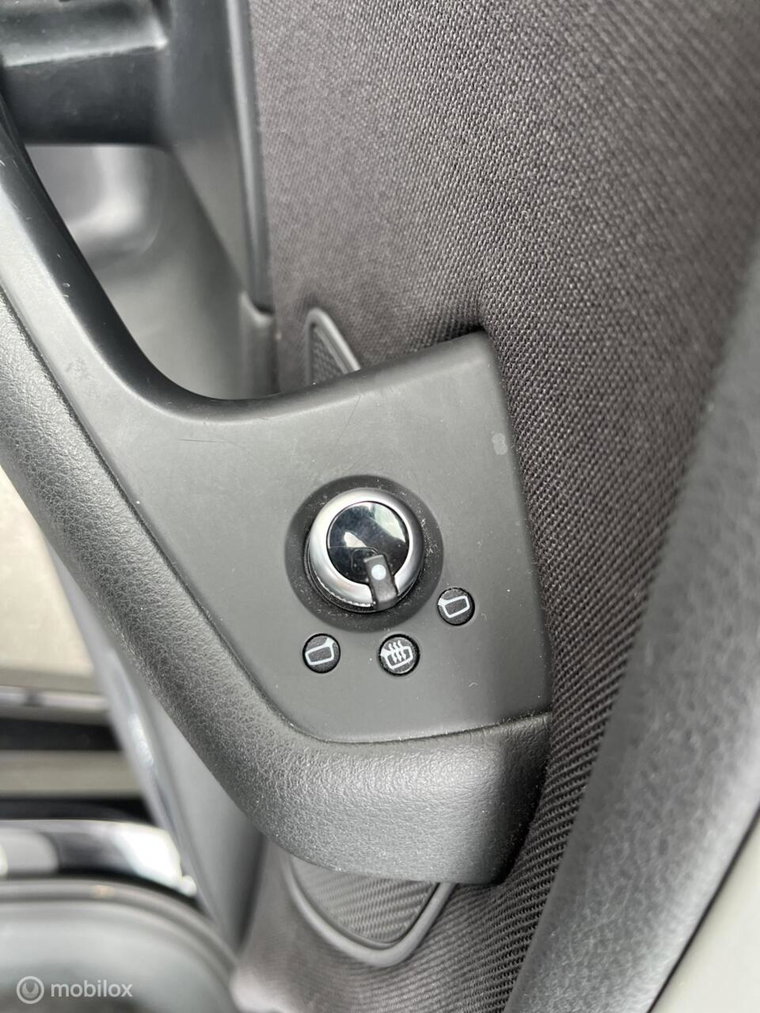 Vehicle Image 48