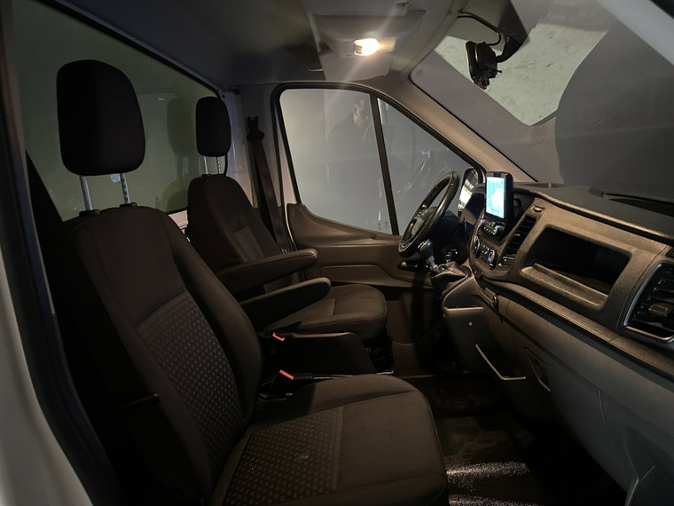 Vehicle Image 19