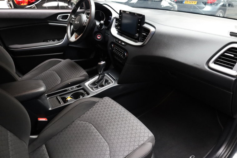 Vehicle Image 30