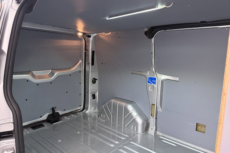 Vehicle Image 13