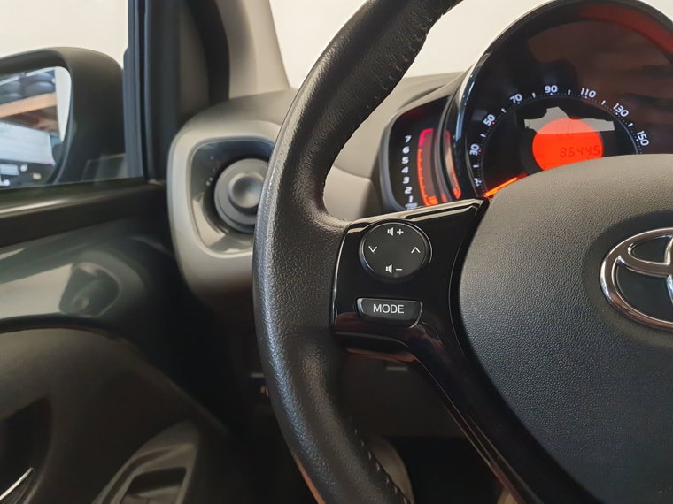 Vehicle Image 17