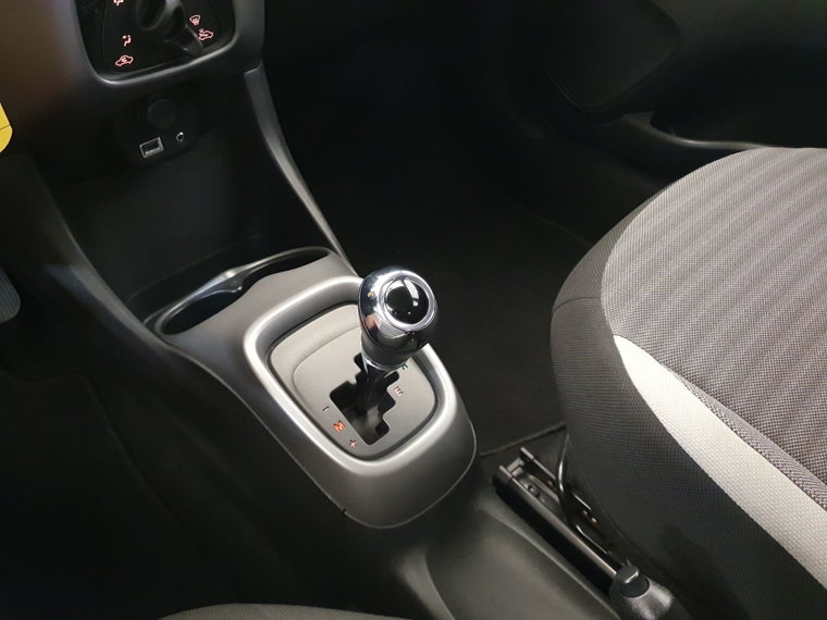 Vehicle Image 23