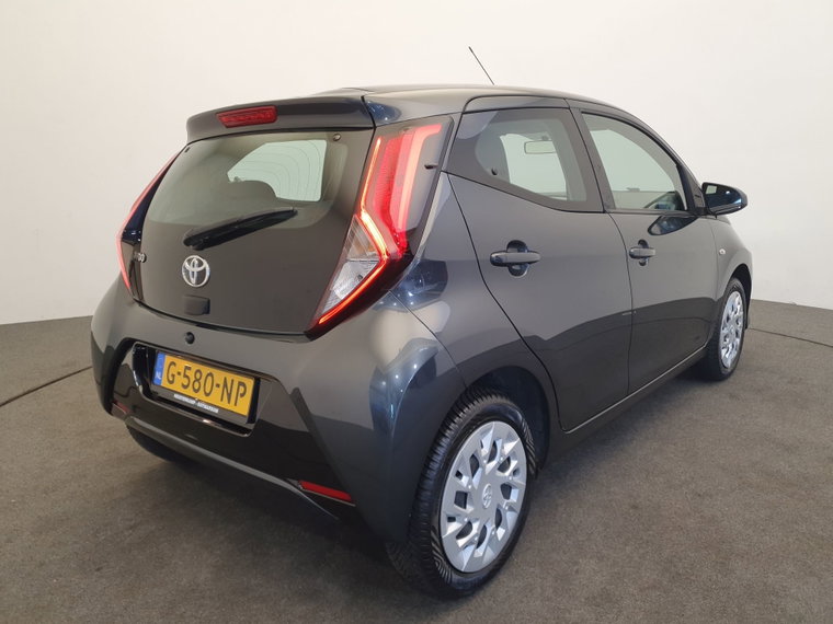 Vehicle Image 7