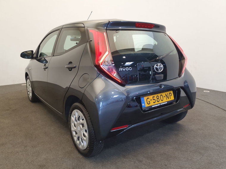 Vehicle Image 8