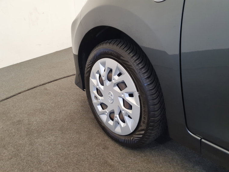 Vehicle Image 10