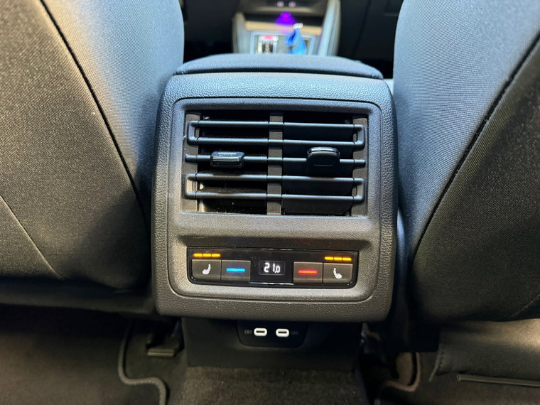 Vehicle Image 29