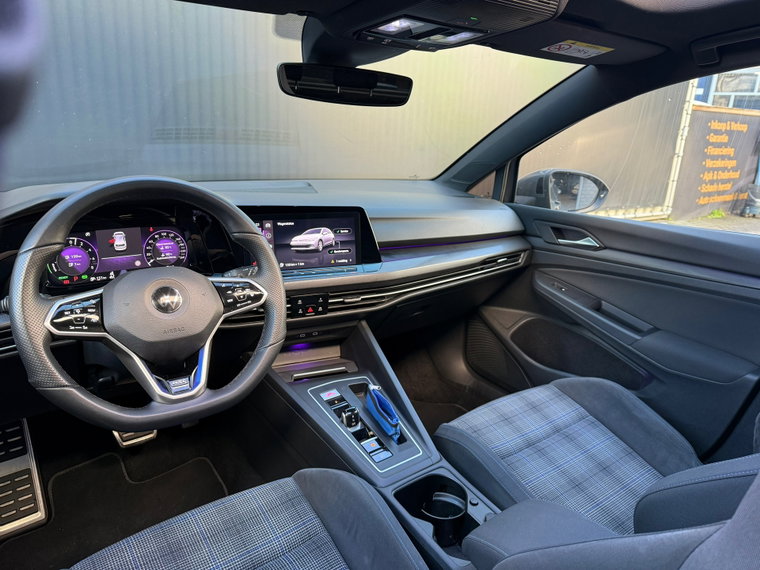 Vehicle Image 35