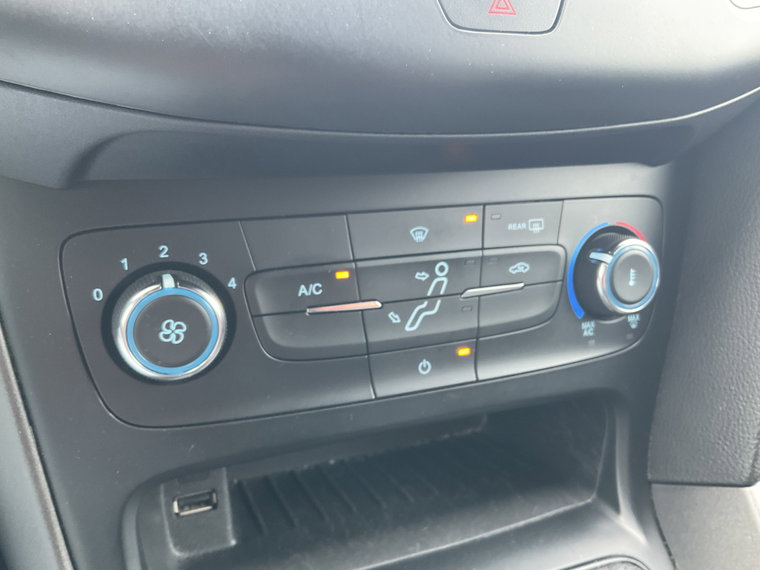 Vehicle Image 29