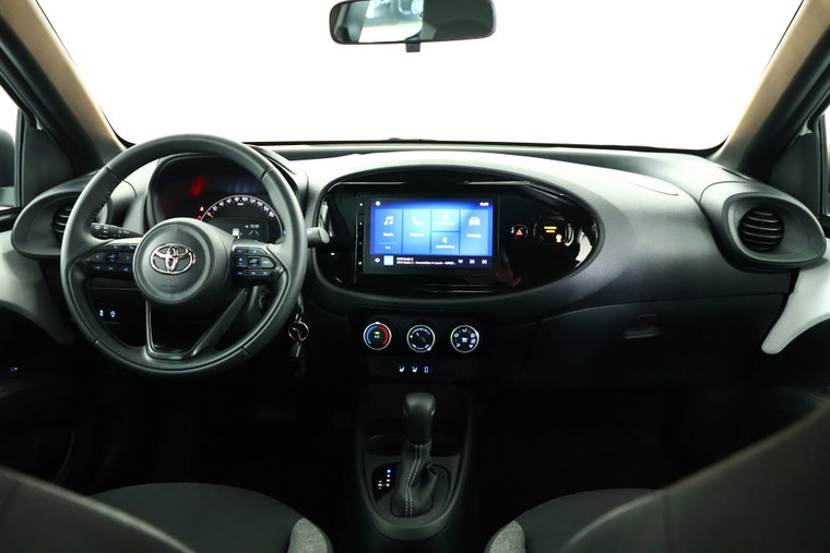 Vehicle Image 13