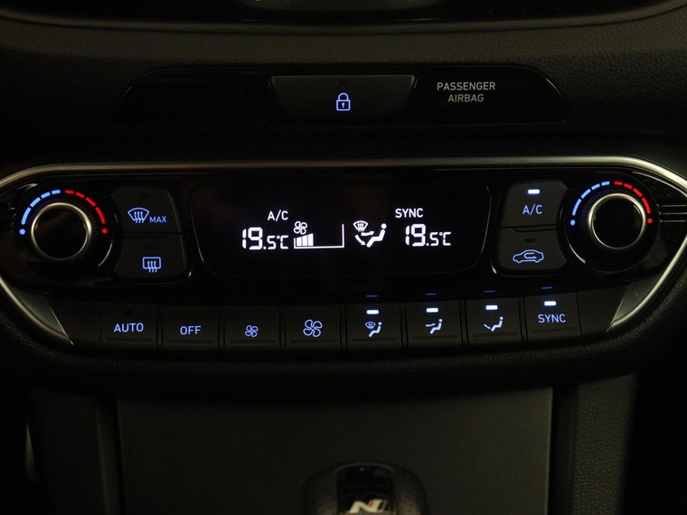 Vehicle Image 28
