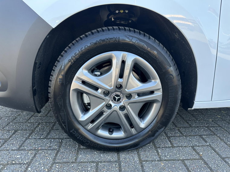 Vehicle Image 28