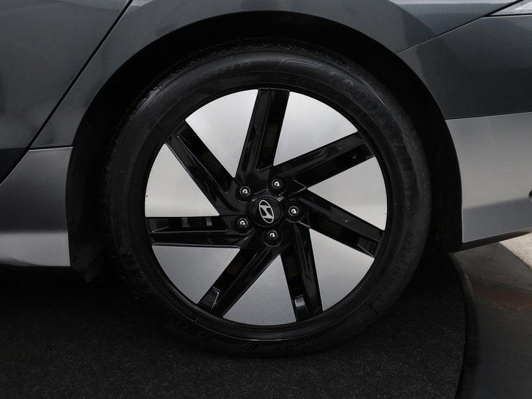 Vehicle Image 36