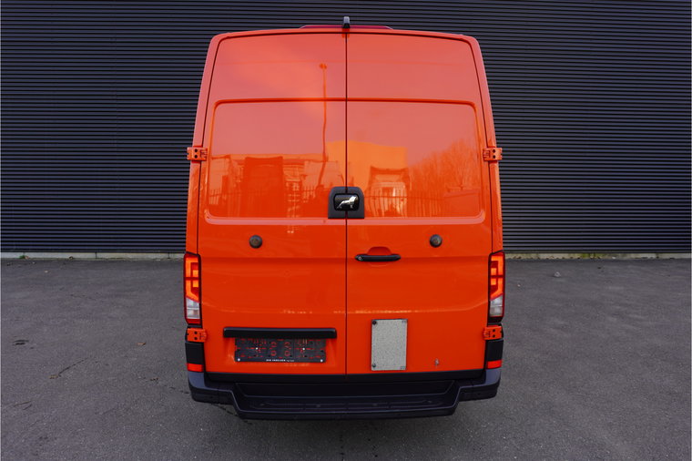 Vehicle Image 8