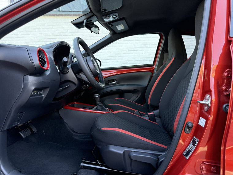 Vehicle Image 22