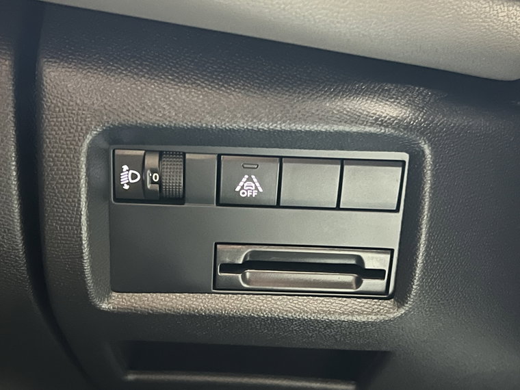 Vehicle Image 32