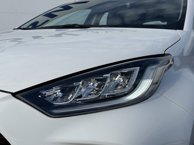 Vehicle Image 30