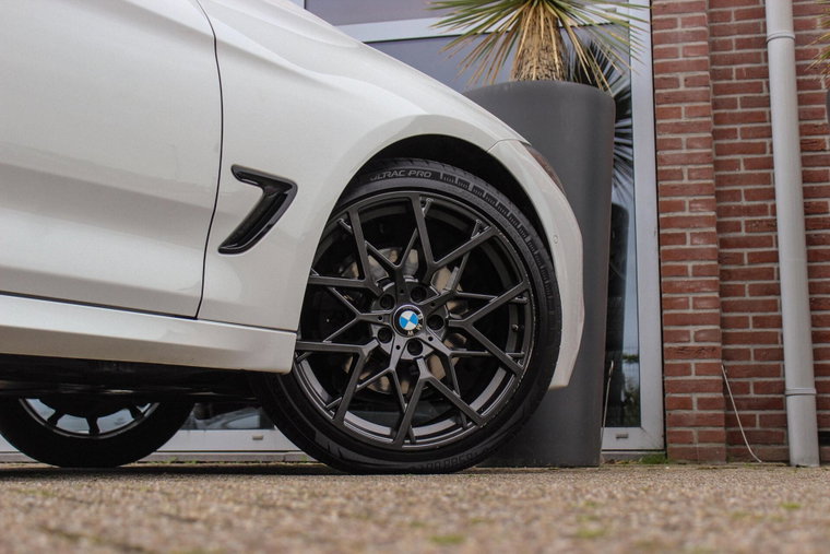 Vehicle Image 55