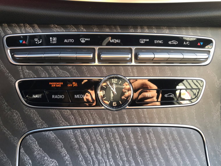 Vehicle Image 24