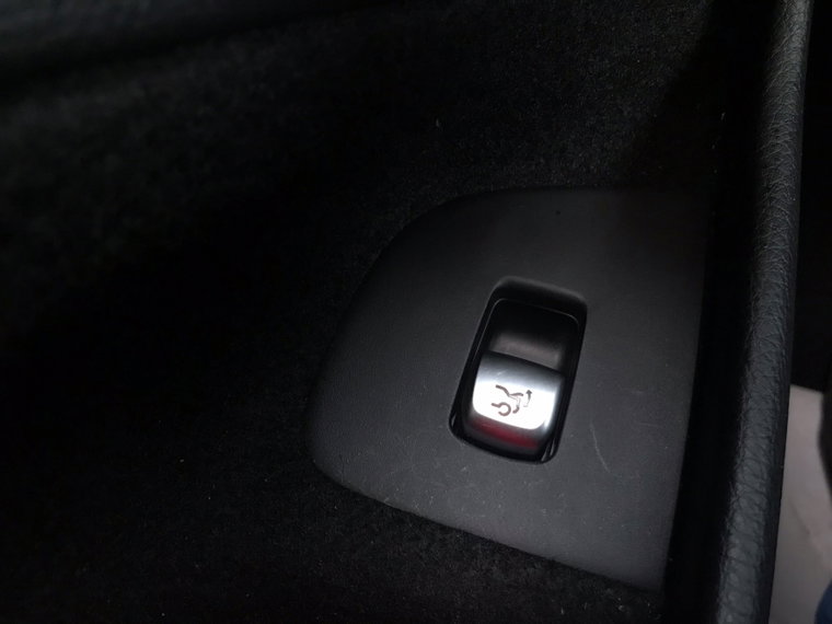 Vehicle Image 28