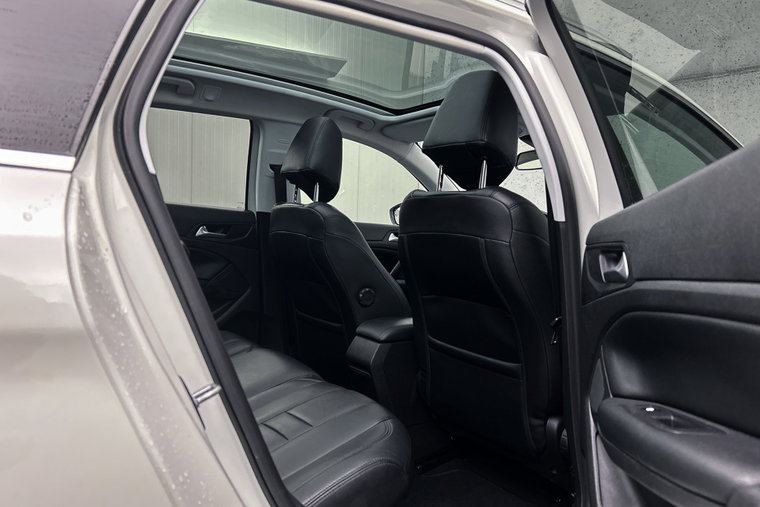 Vehicle Image 15