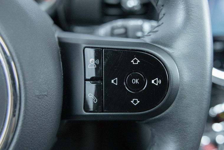 Vehicle Image 22