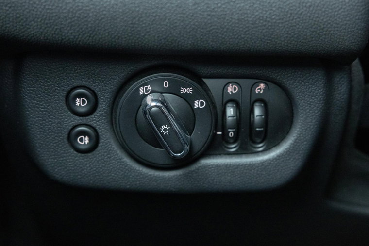 Vehicle Image 35