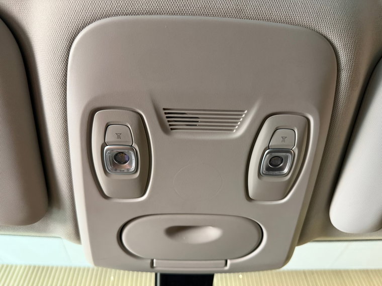 Vehicle Image 37