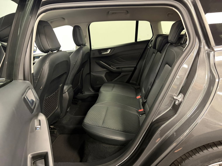 Vehicle Image 38