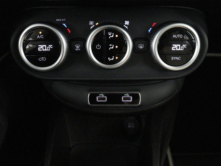 Vehicle Image 27