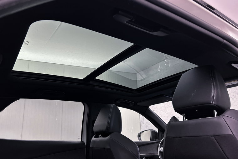 Vehicle Image 16