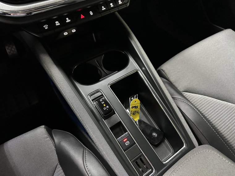 Vehicle Image 22
