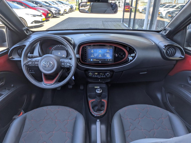 Vehicle Image 3