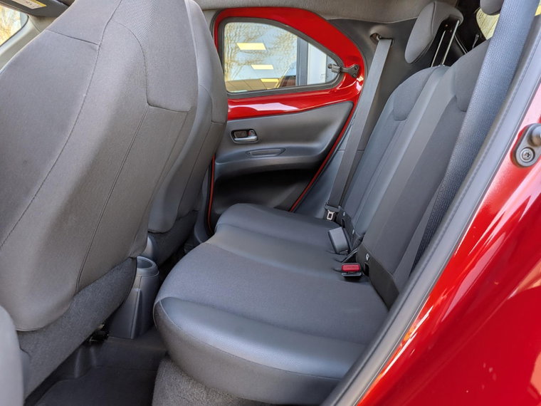 Vehicle Image 15