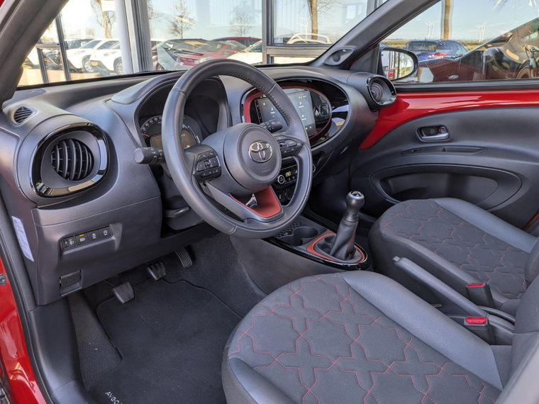 Vehicle Image 18