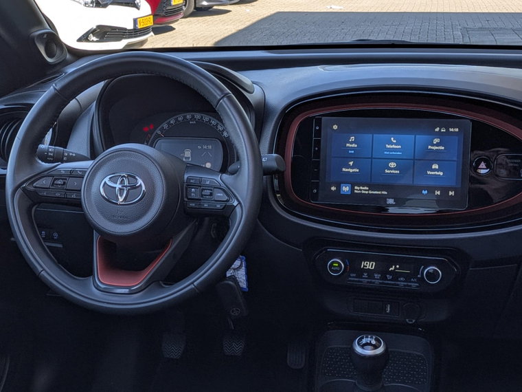 Vehicle Image 21