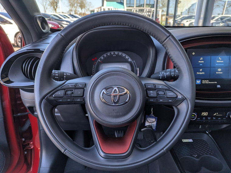 Vehicle Image 22