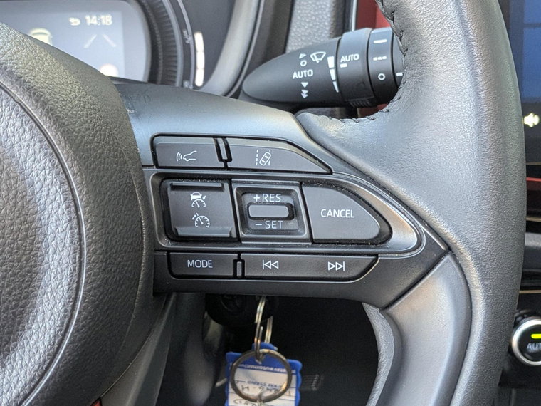 Vehicle Image 25