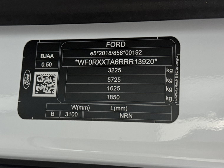 Vehicle Image 25