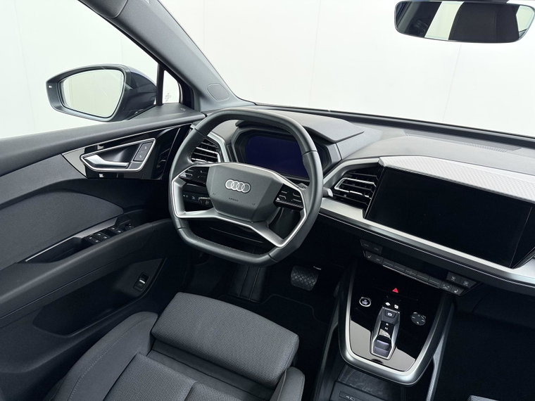 Vehicle Image 23