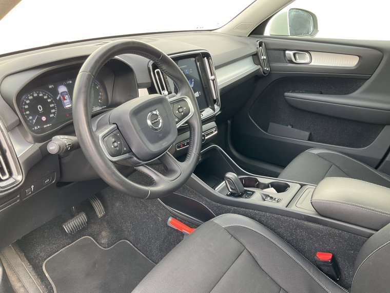 Vehicle Image 32