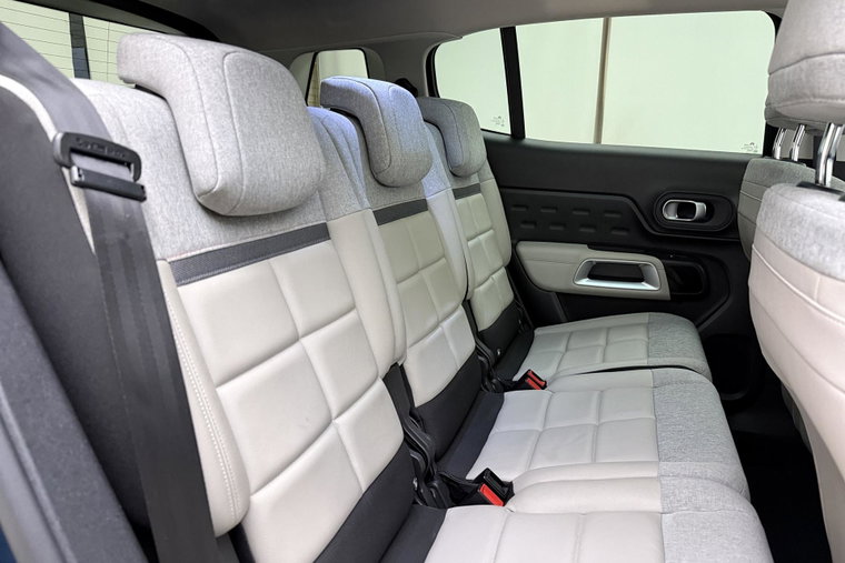 Vehicle Image 18