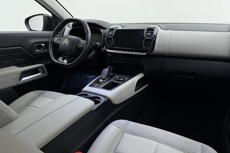 Vehicle Image 19
