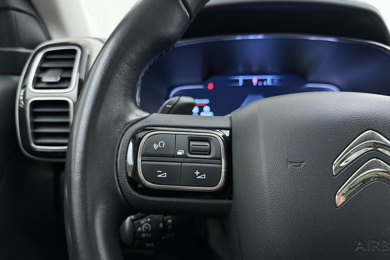 Vehicle Image 23