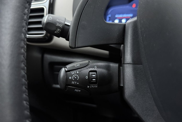 Vehicle Image 27
