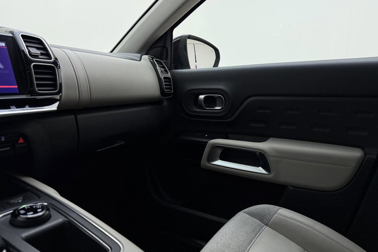 Vehicle Image 39