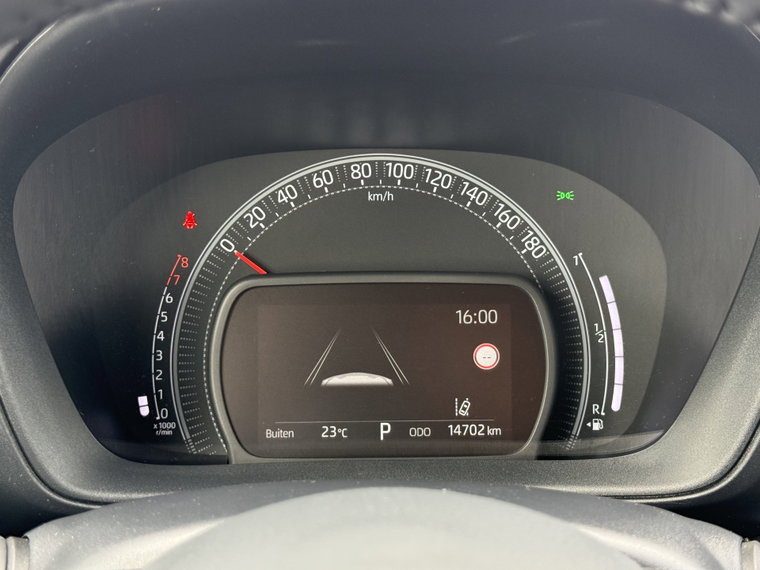 Vehicle Image 17