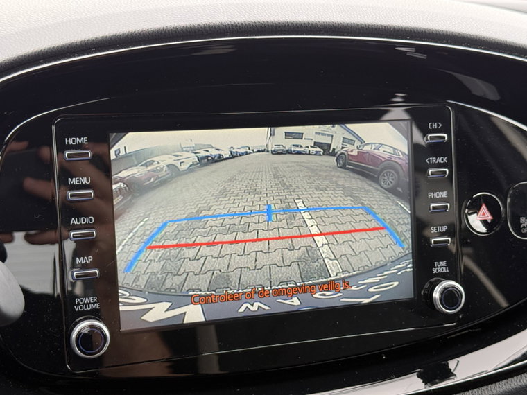 Vehicle Image 22