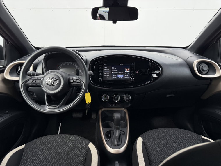 Vehicle Image 11
