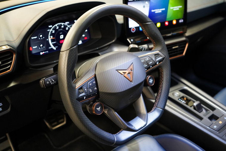 Vehicle Image 8
