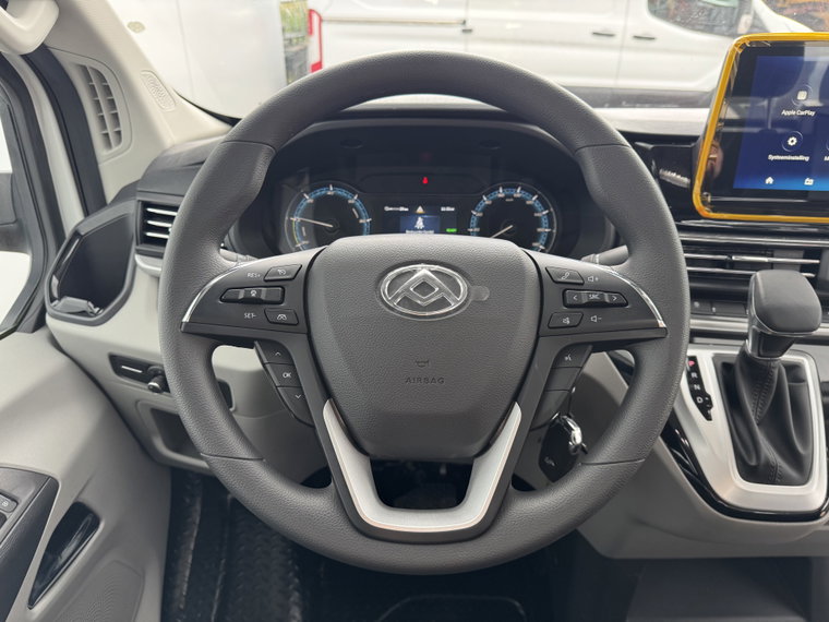 Vehicle Image 17